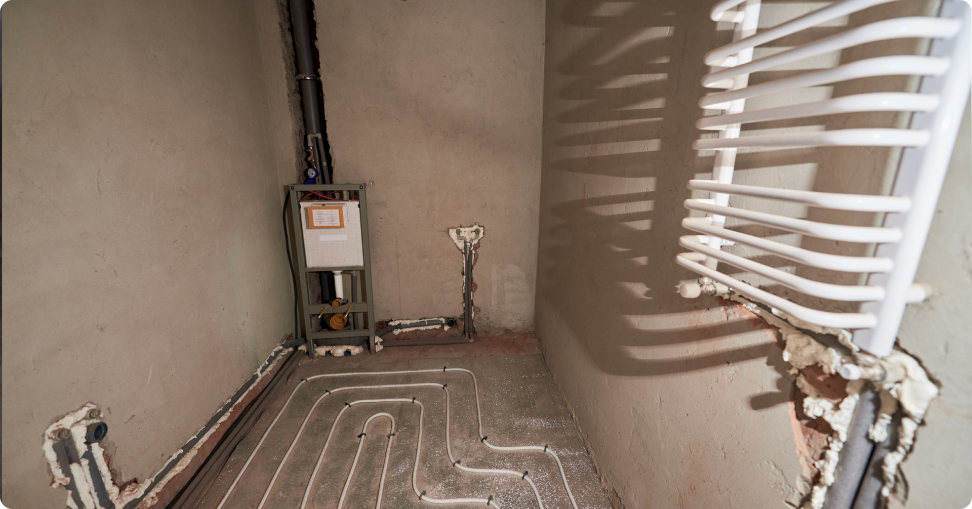 Heated floor installation in small room